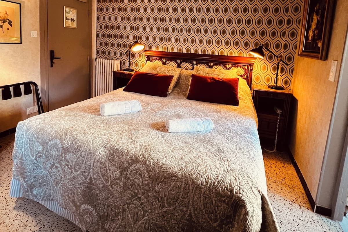 In-room safe, individually decorated, individually furnished, desk