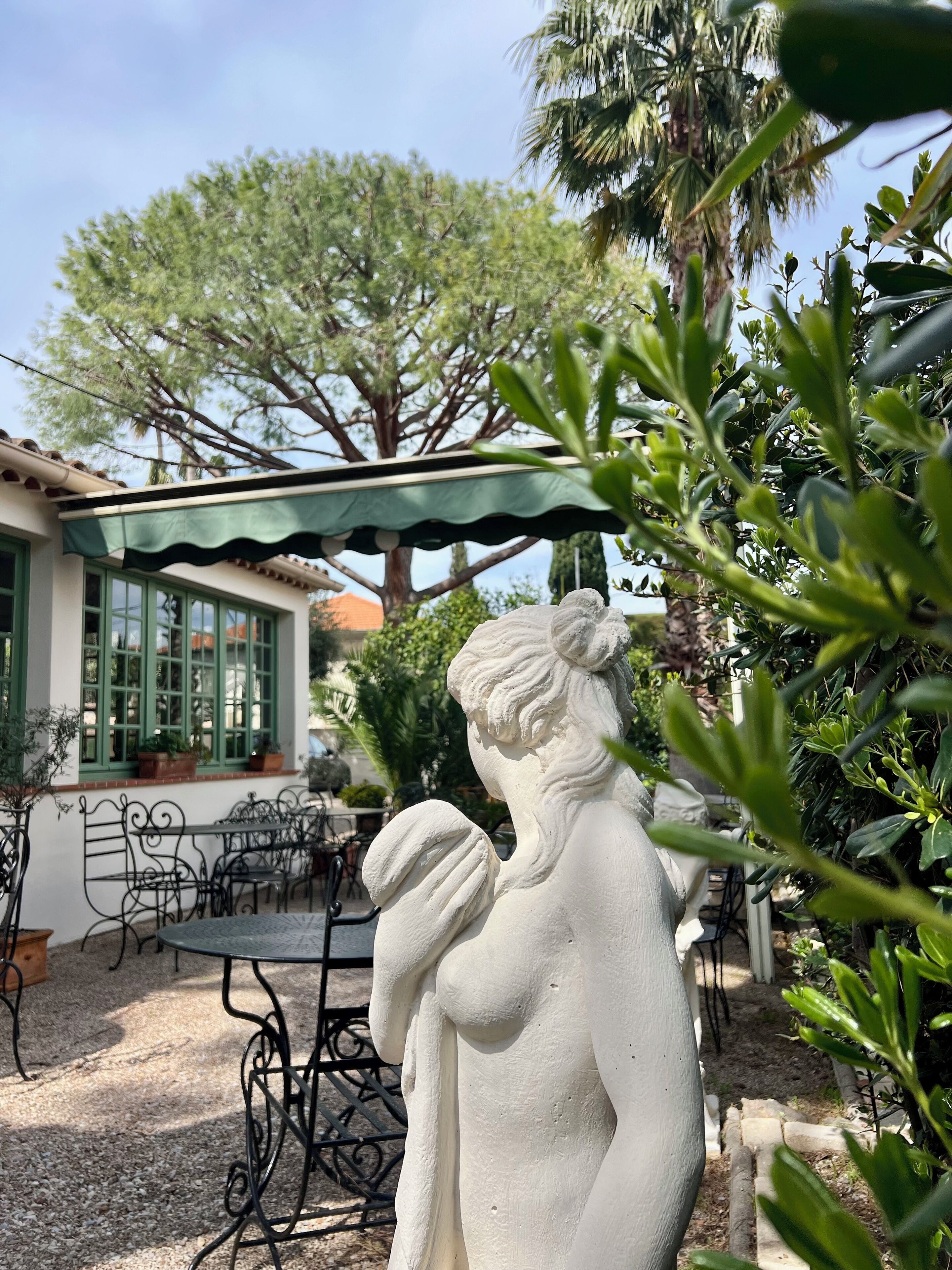 small double room garden view | 1 bedroom, in-room safe, individually decorated, individually furnished