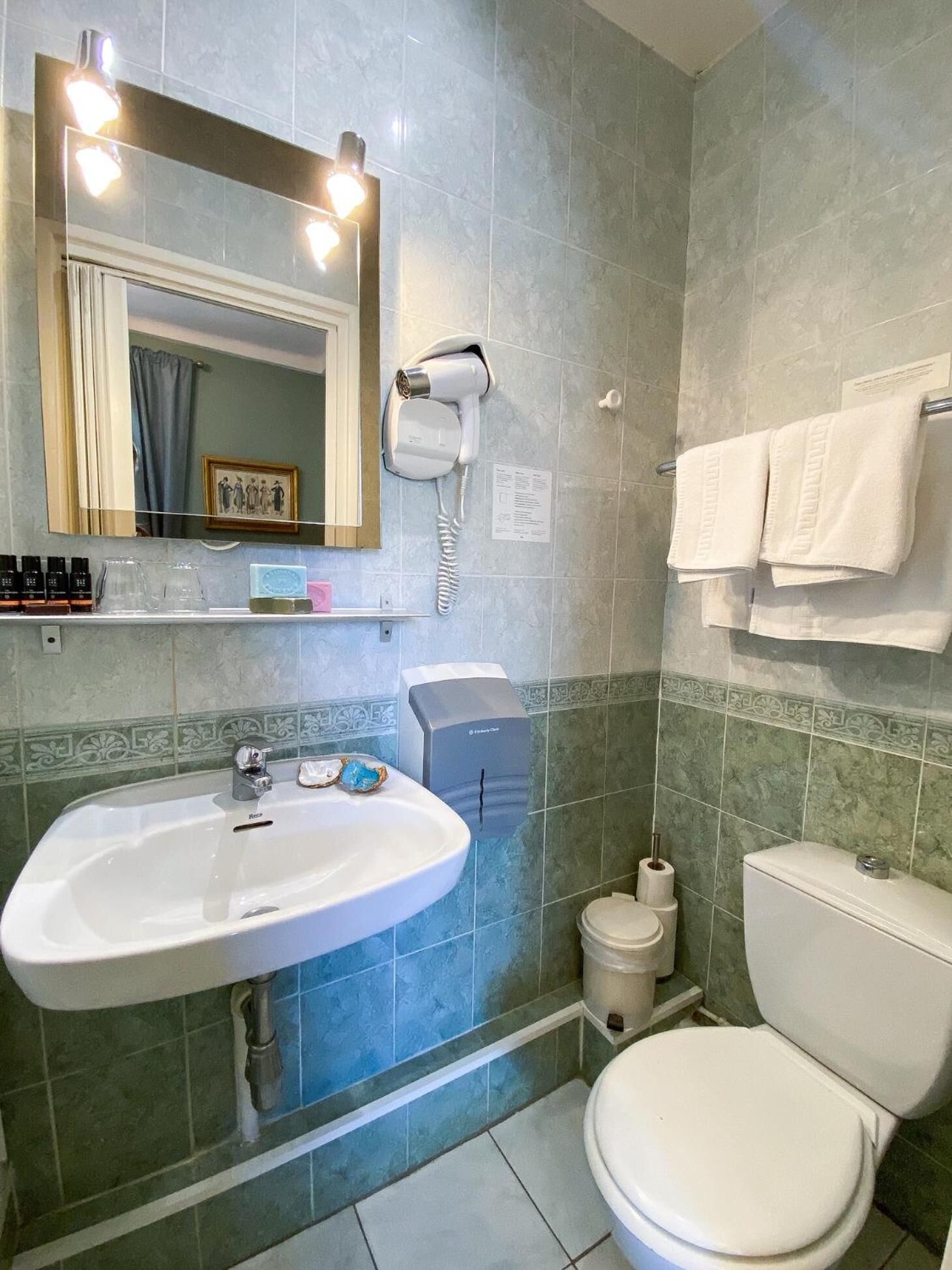 superior double room, balcony | bathroom | free toiletries, hair dryer, towels, soap