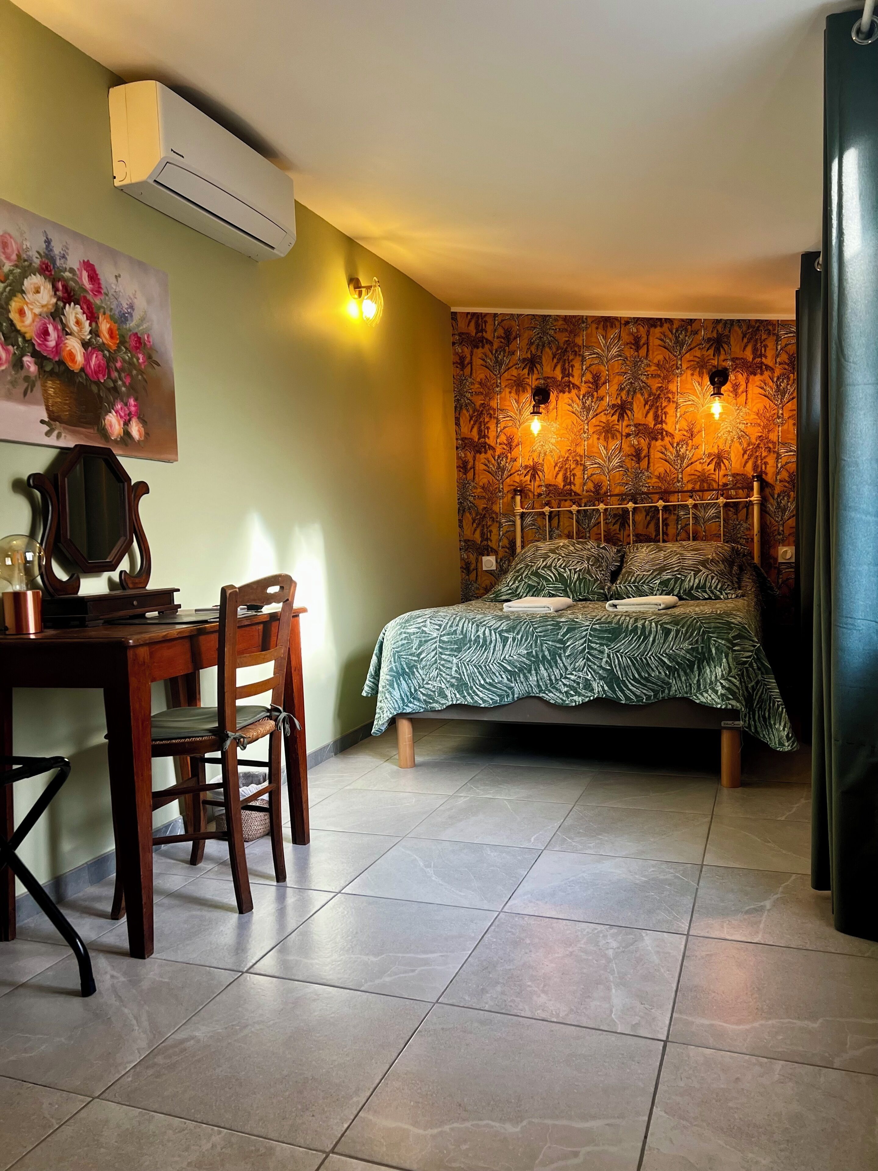 Double Room, Terrace | In-room safe, individually decorated, individually furnished, desk