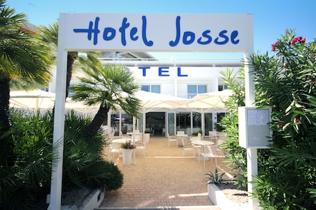 Front of property. Hotel Josse