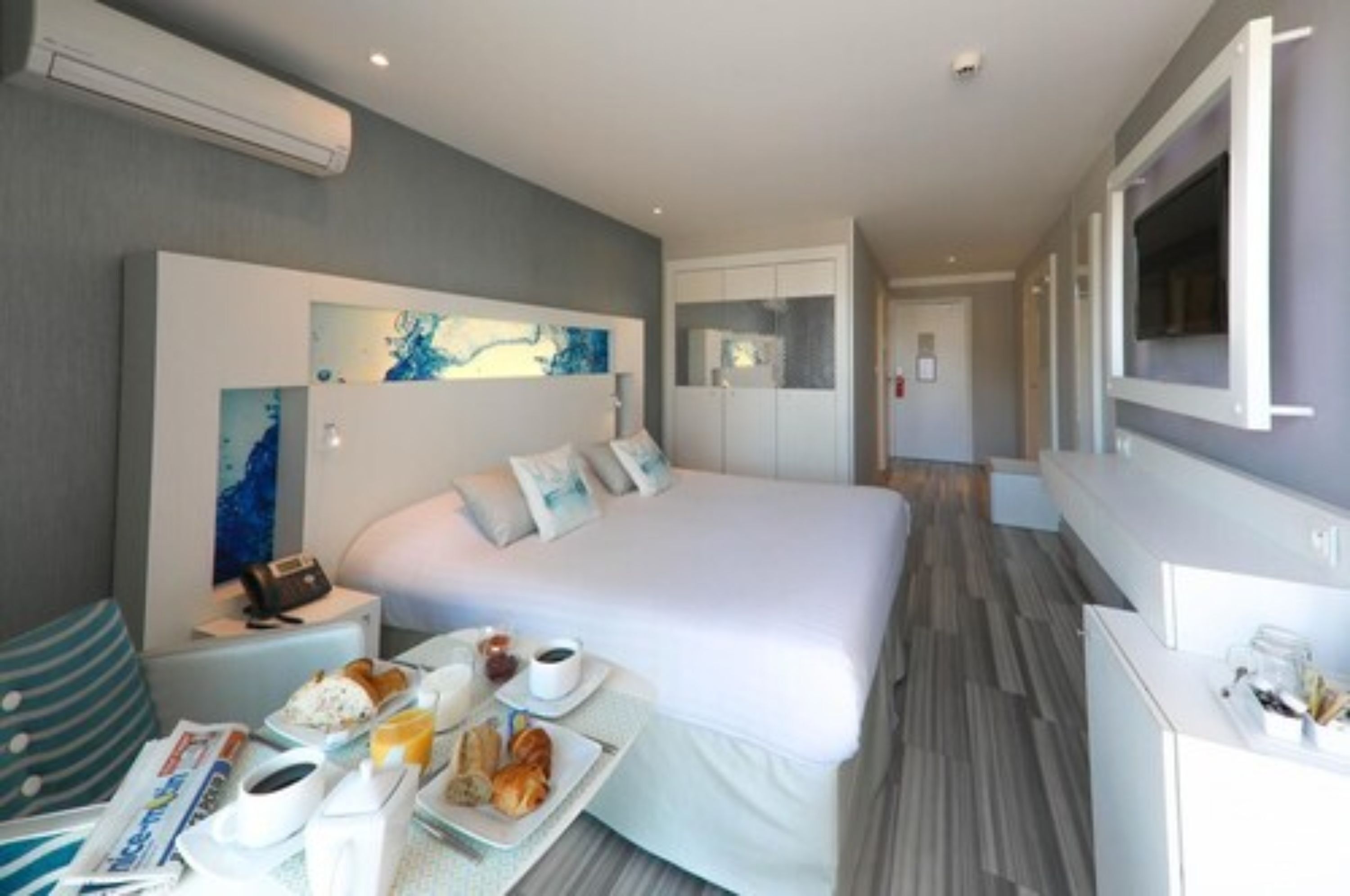 superior room, sea view | 2 bedrooms, minibar, in-room safe, laptop workspace