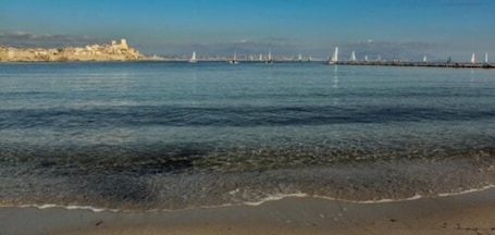 Beach nearby. Hotel Josse