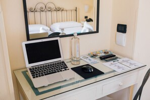 Businesscenter im Zimmer
