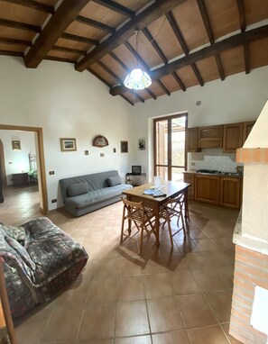 Basic House, 1 Bedroom, Kitchen | 1 bedroom, desk, soundproofing, cribs/infant beds - San Bernardino del Lago (Rapolano Terme)