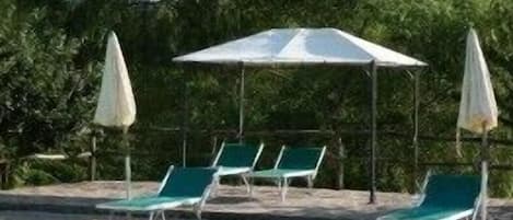 Outdoor pool, sun loungers