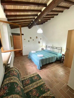 Villa, 2 Bedrooms, Kitchen | 1 bedroom, desk, soundproofing, cribs/infant beds - San Bernardino del Lago (Rapolano Terme)