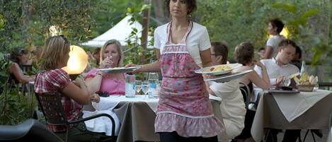 Regional cuisine, al fresco dining