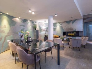 Breakfast, lunch and dinner served - Fletcher Hotel-Restaurant Elzenduin (Ter Heijde)