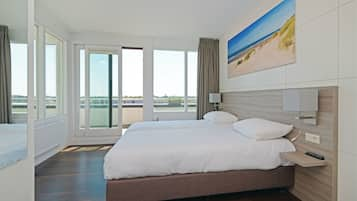 Suite, Terrace, Sea View | In-room safe, desk, blackout drapes, iron/ironing board