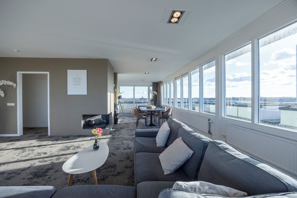 Suite, Terrace, Sea View | In-room safe, desk, blackout drapes, iron/ironing board