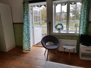 Chambre Standard, 2 lits une place (with extra bed) | Vue de la chambre
