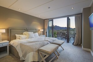 Literie de qualité supérieure, coffres-forts dans les chambres, bureau