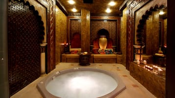 Indoor spa tub