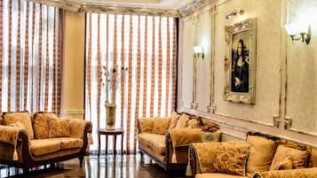 Sala de estar en el lobby
