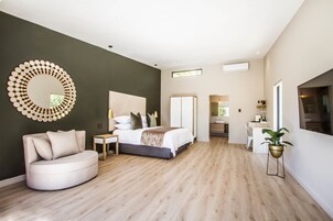 Deluxe Double or Twin Room, 1 Bedroom, Garden View | Minibar, in-room safe, desk, iron/ironing board