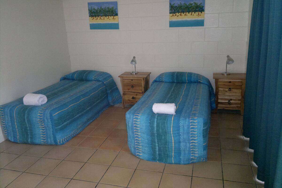 Premium bedding, desk, iron/ironing board, free WiFi