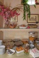 Desayuno buffet todos los días (con cargo)