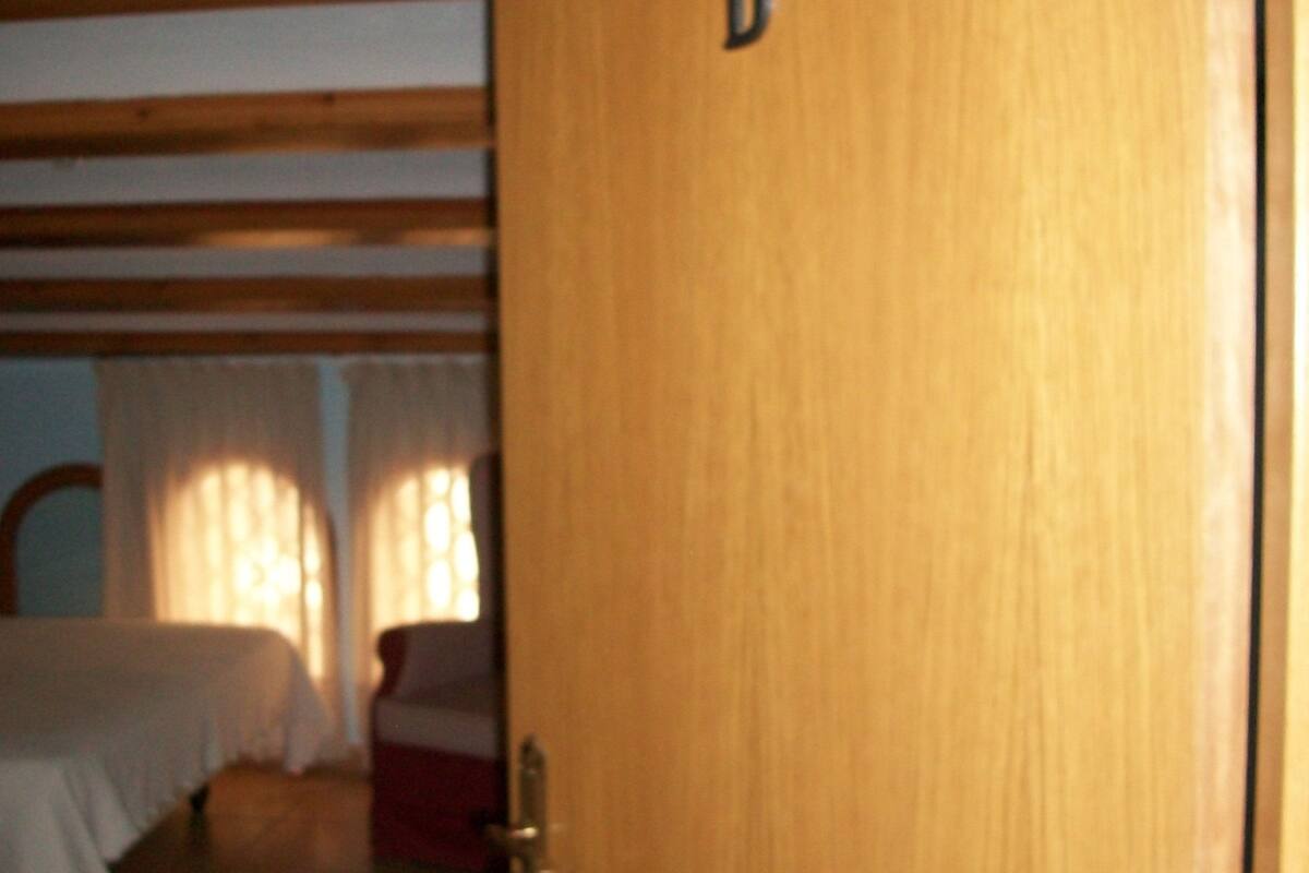 basic double room, 2 single beds | individually decorated, desk, free wifi