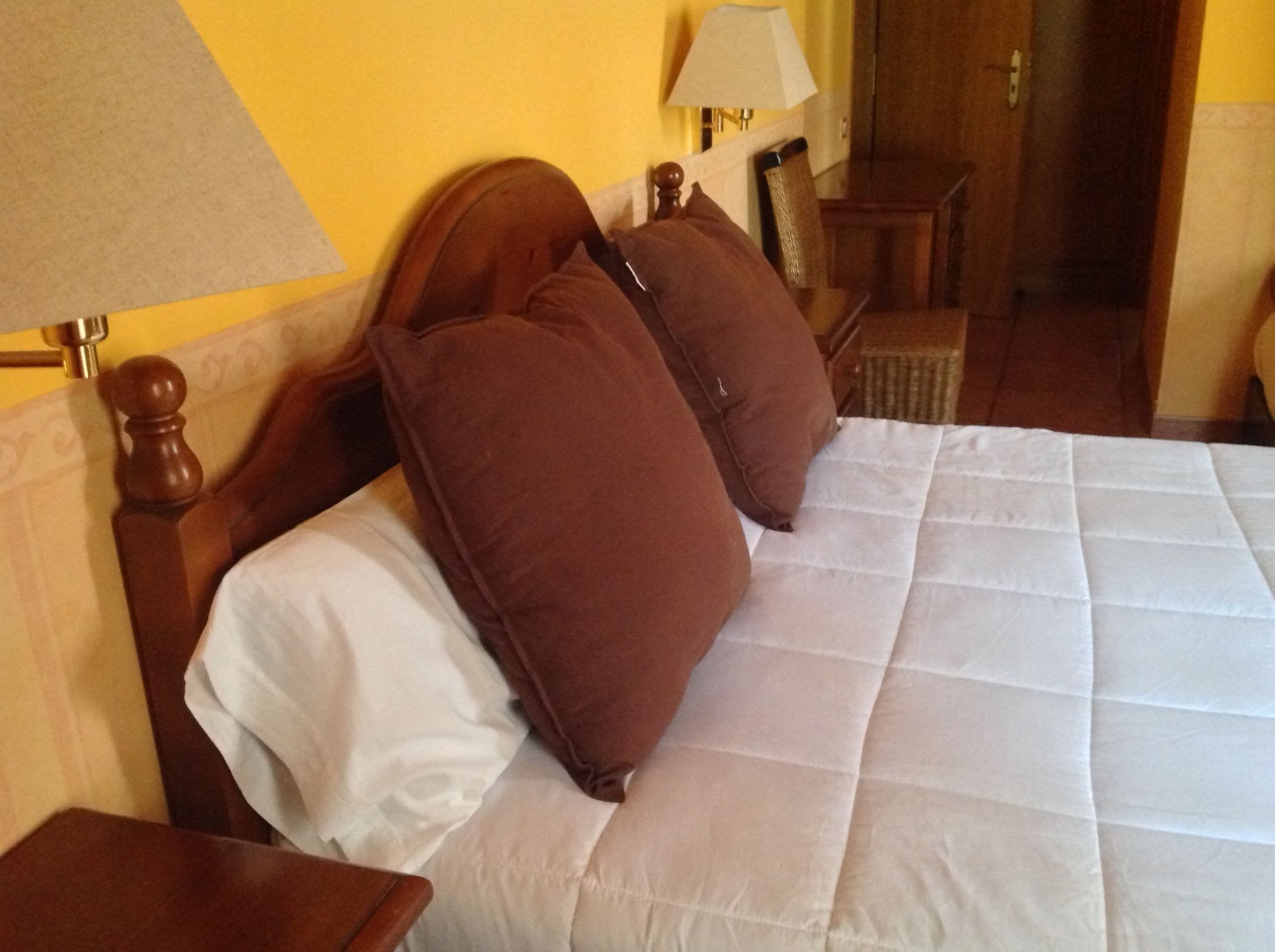 Decoración personalizada, escritorio y wifi gratis 
