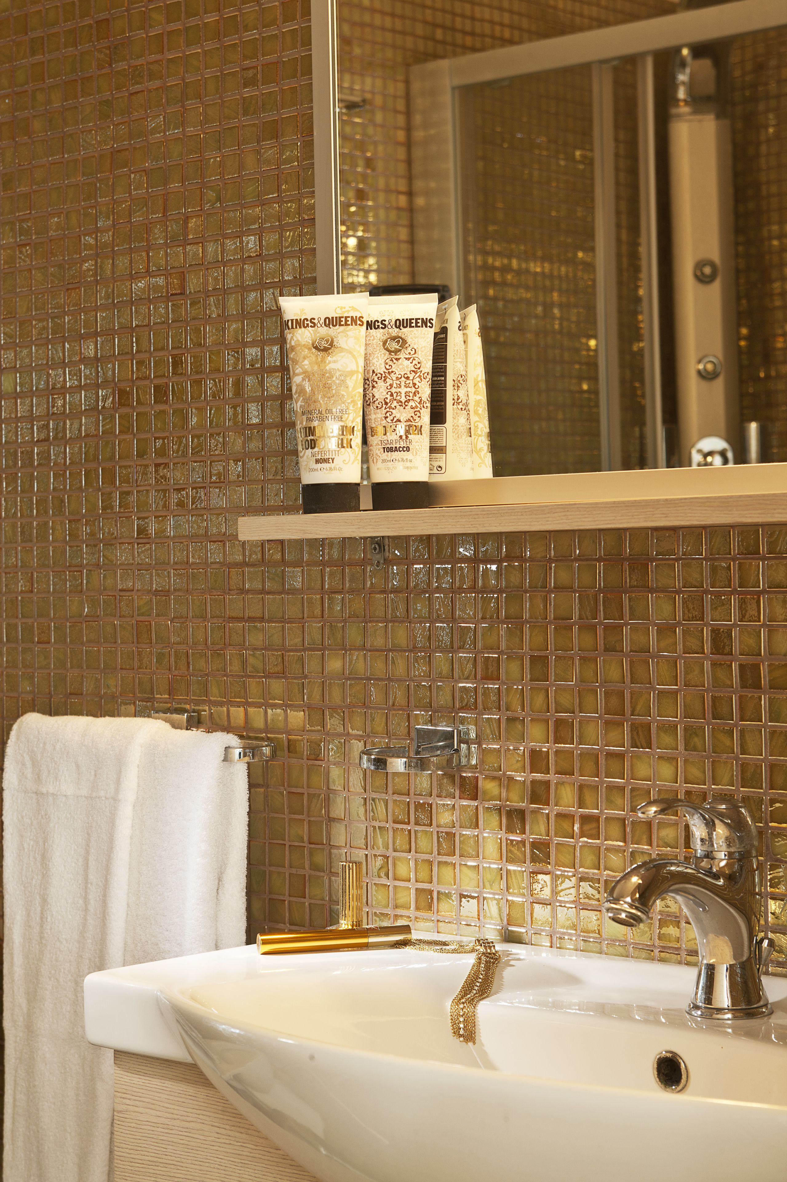 shower, free toiletries, hair dryer, bathrobes