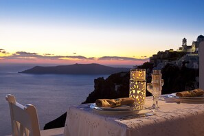 Food and drink - Avianto Suites (Santorini)