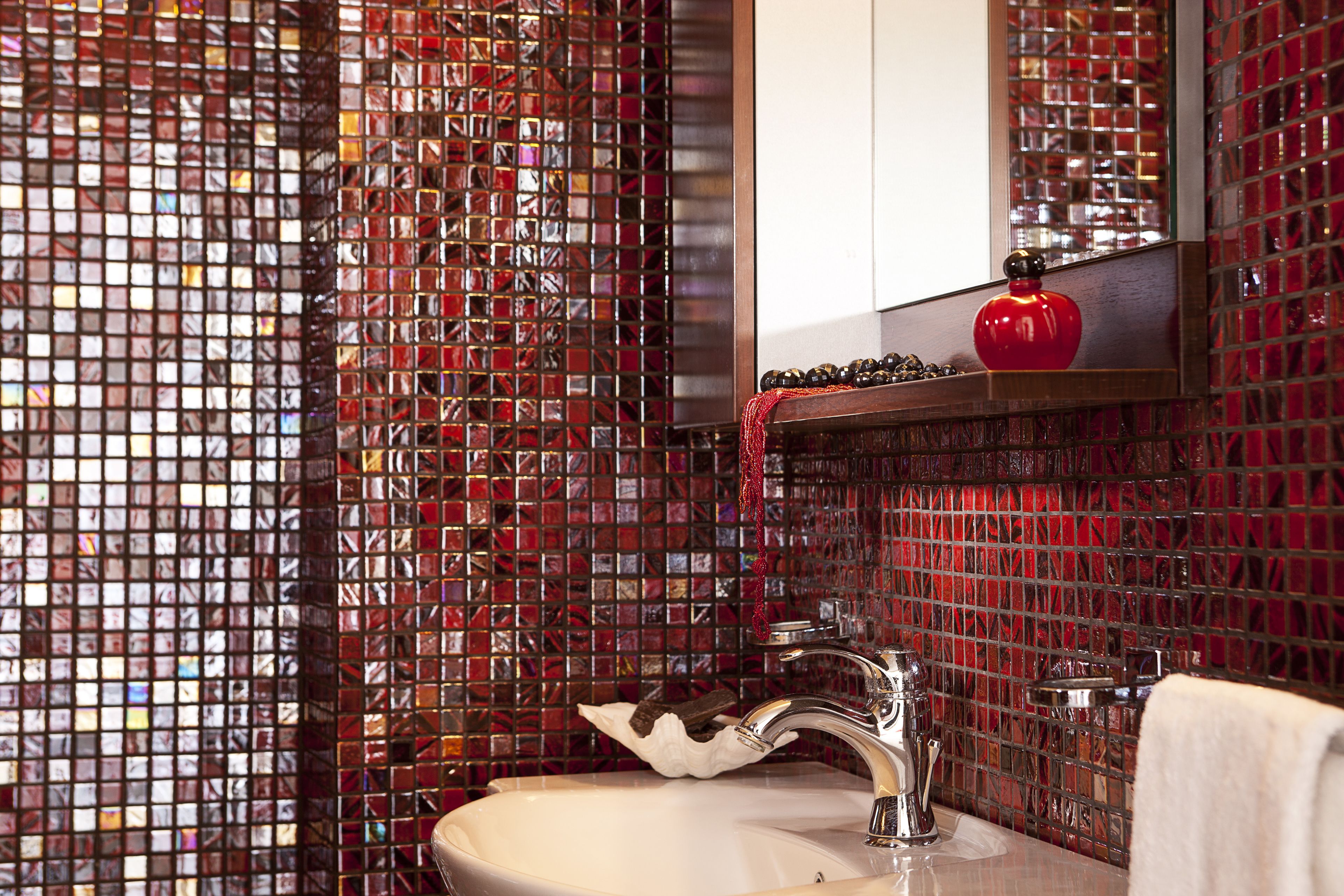 junior suite, jetted tub, sea view, caldera view | bathroom | shower, free toiletries, hair dryer, bathrobes