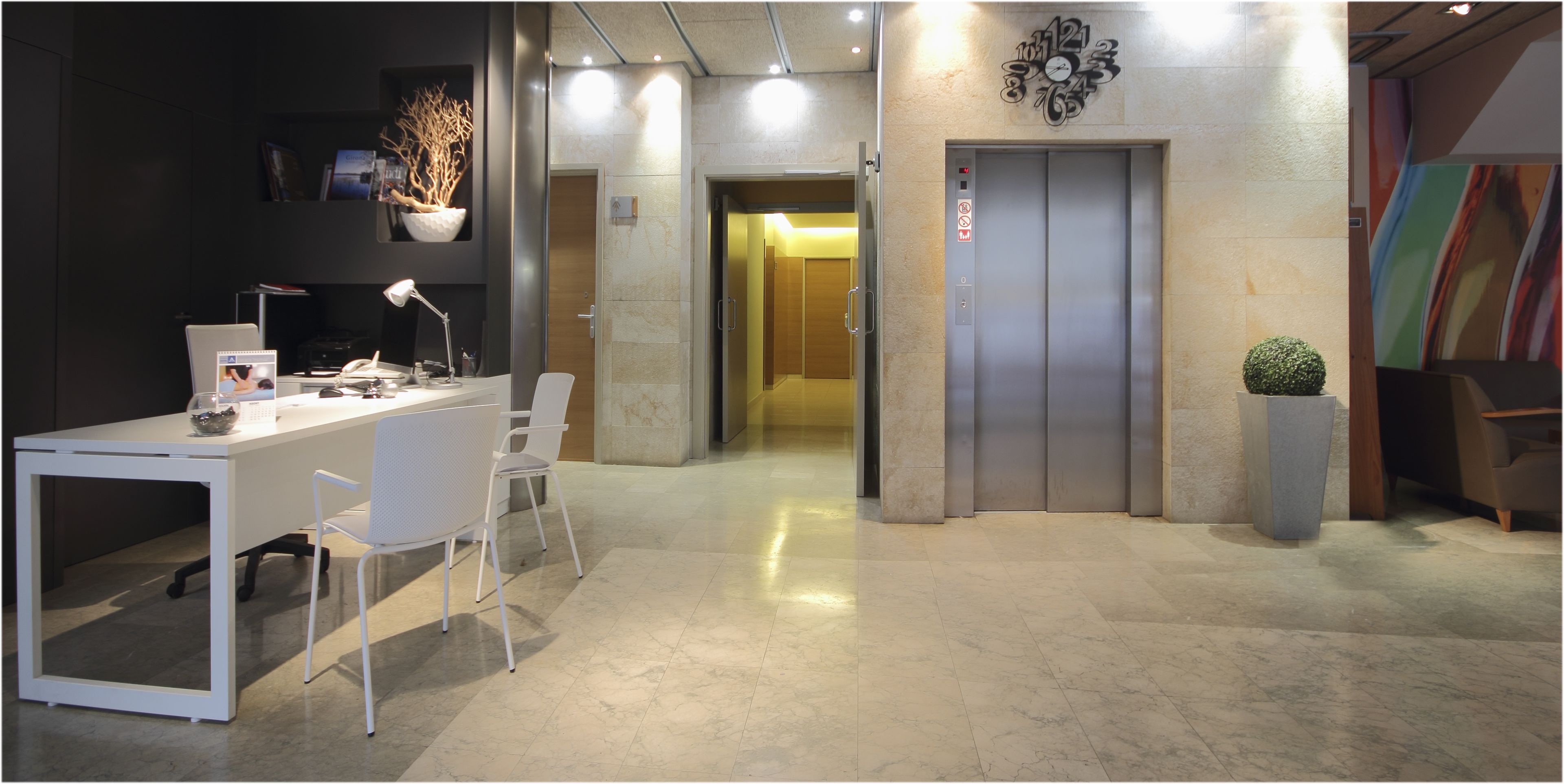 Check-in/check-out kiosk