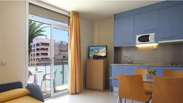 Apartment (2 / 3) | In-room safe, blackout curtains, soundproofing, free cots/infant beds