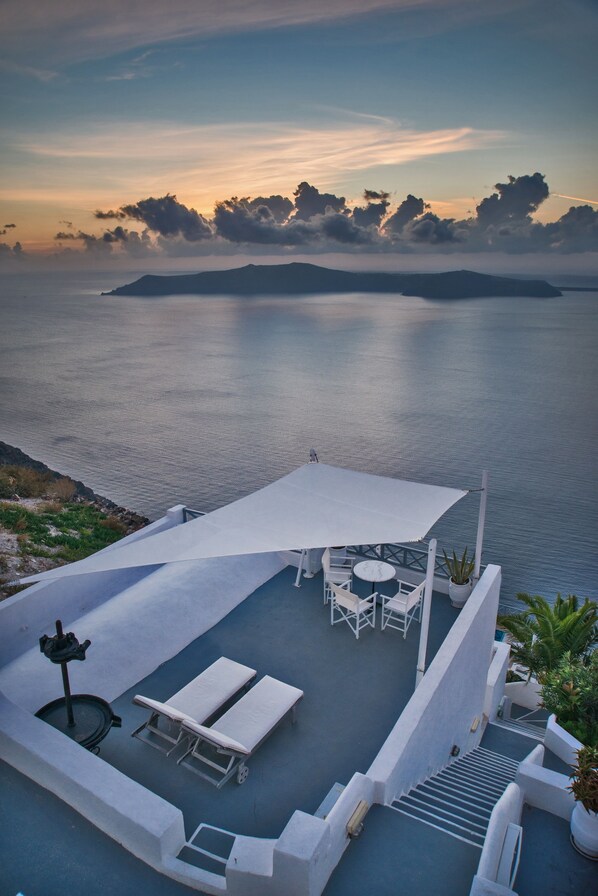 Traditional-Apartment | Pool