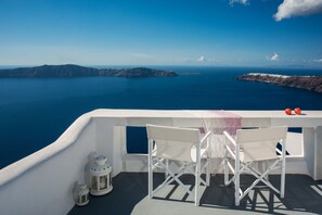 Standard Room, Jetted Tub (Captain's) | Teres/patio