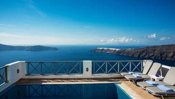 Hồ bơi ngoài trời, ghế dài tắm nắng