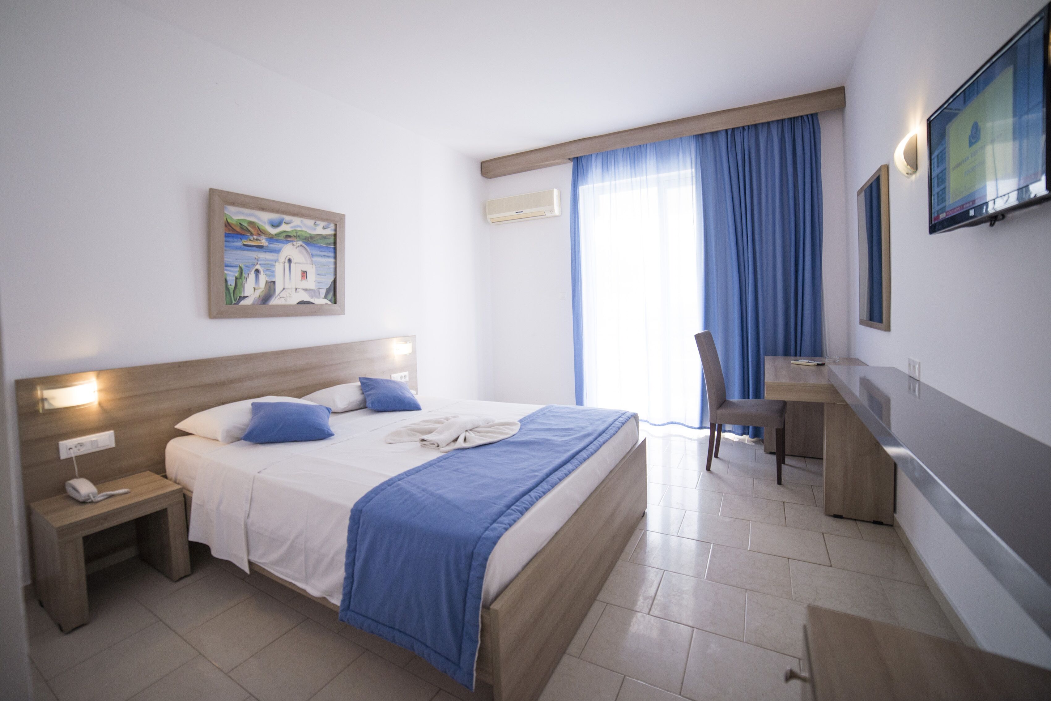 In-room safe, desk, blackout drapes, soundproofing