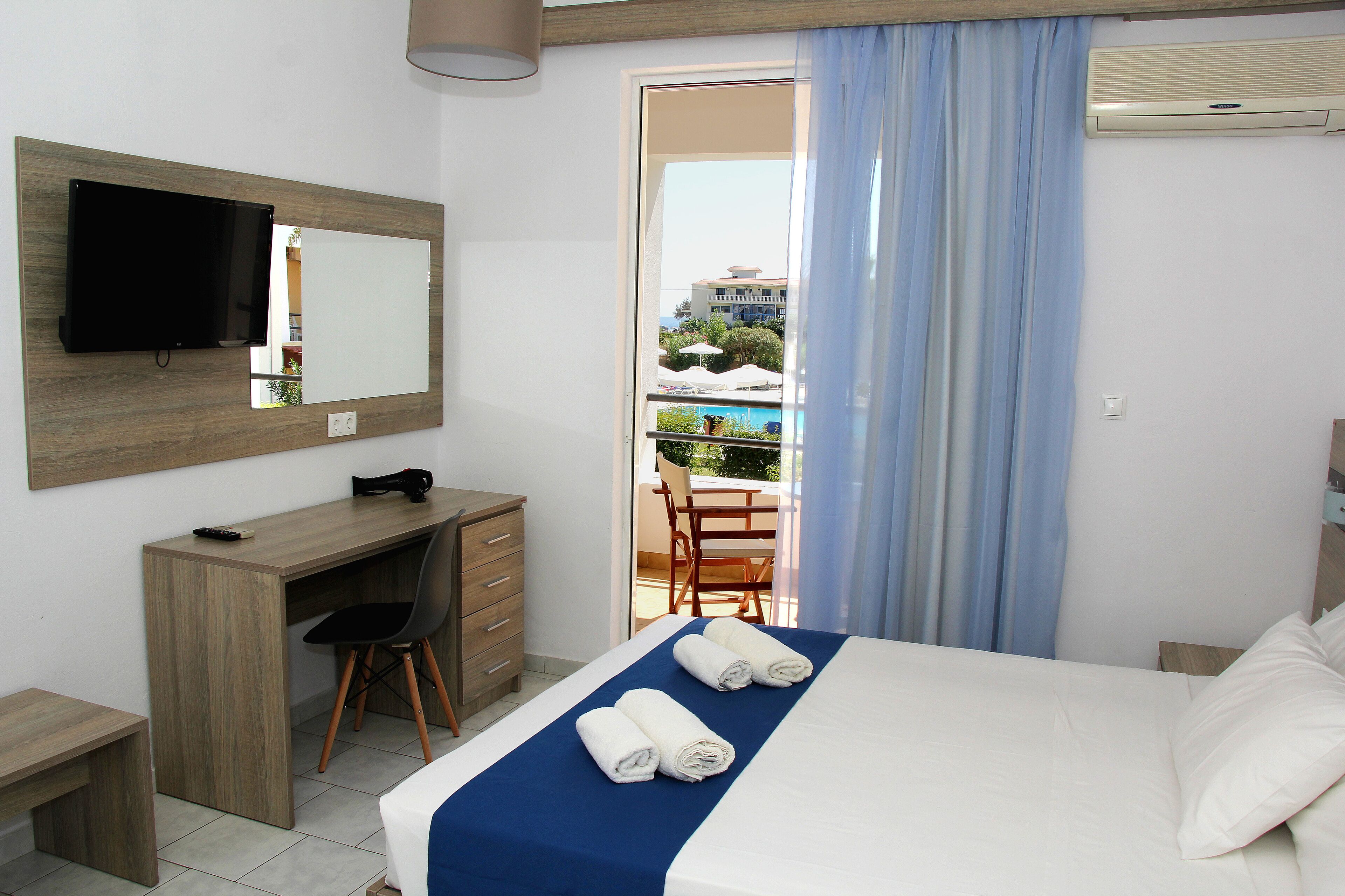 In-room safe, desk, blackout drapes, soundproofing