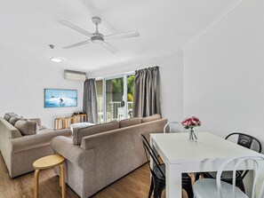 Standard-Apartment, 3 Schlafzimmer | Wohnbereich