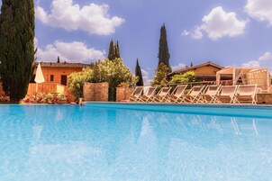 Seasonal outdoor pool, pool umbrellas, sun loungers
