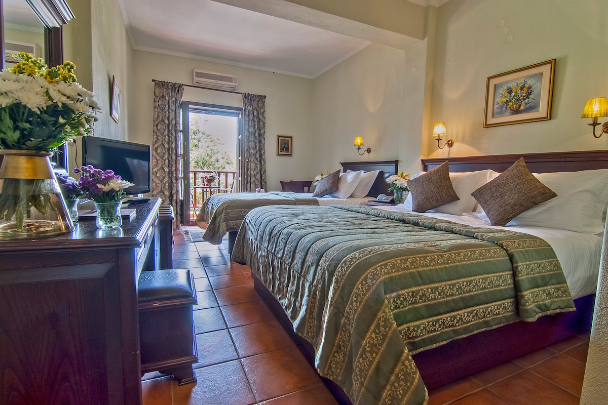 In-room safe, desk, soundproofing, free WiFi