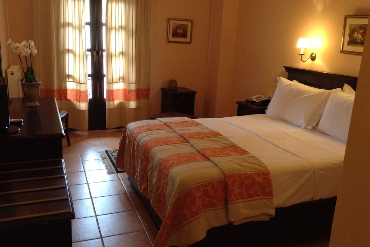 Standard Double or Twin Room | In-room safe, desk, soundproofing, free WiFi
