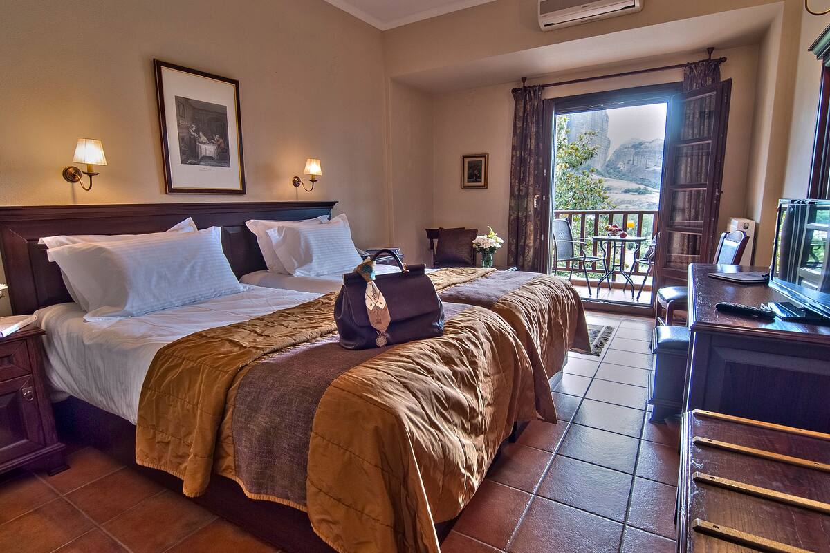 panoramic double or twin room (meteora view) | in-room safe, desk, soundproofing, free wifi