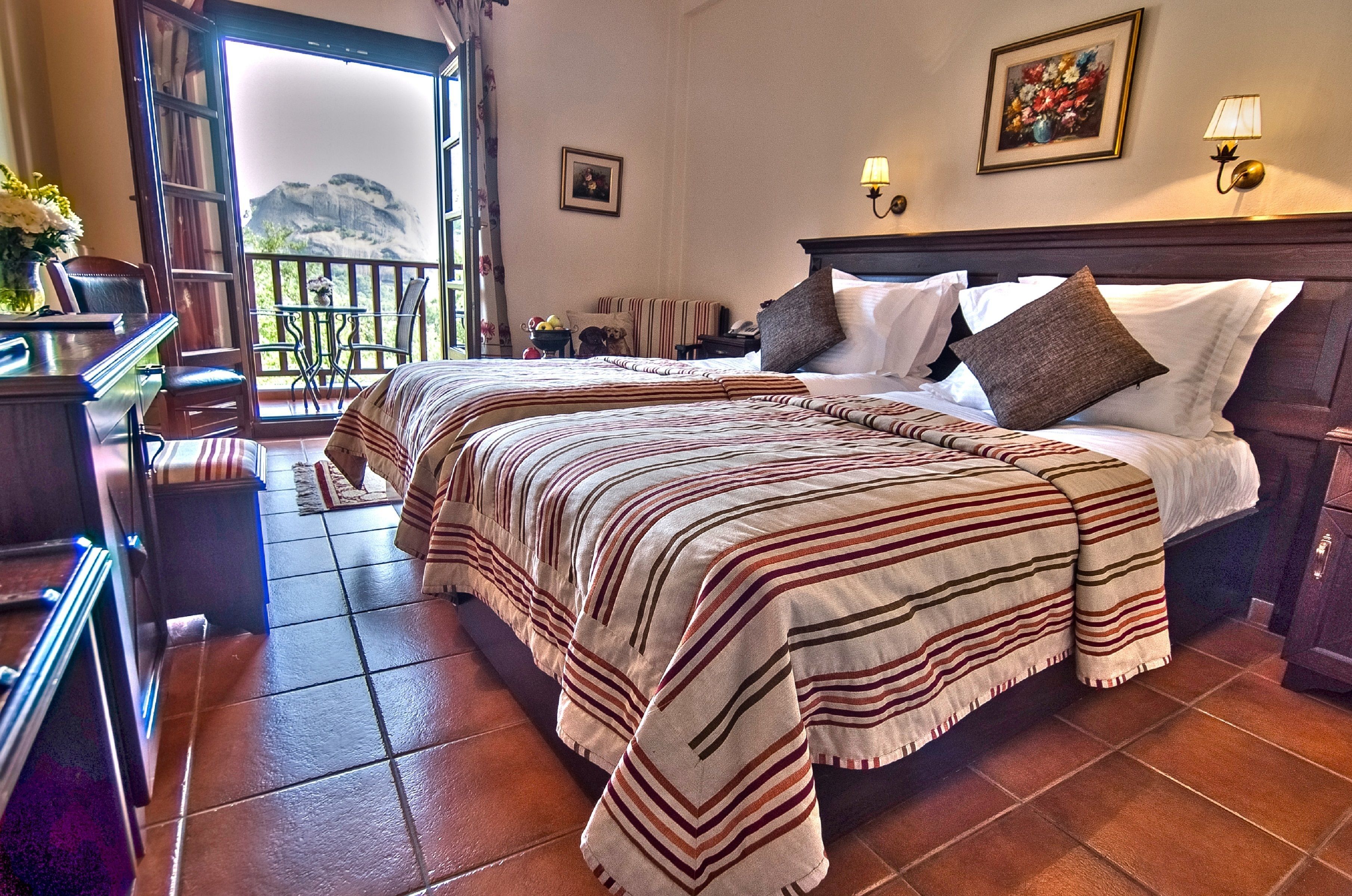 in-room safe, desk, soundproofing, free wifi