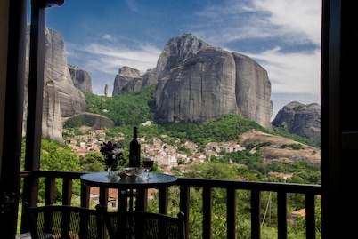 Doupiani House Hotel