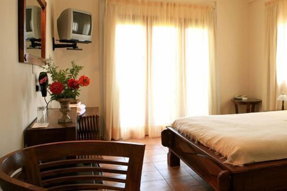 Single Room | Minibar, desk, iron/ironing board, free WiFi