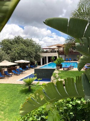 Outdoor pool - Demetriou Paradisos Hills (Lysos)