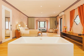 Presidential Room | Premium bedding, down duvets, pillow-top beds, minibar