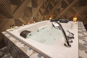 Design Room, Jetted Tub | Private spa tub