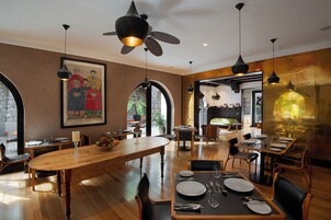 Free daily cooked-to-order breakfast