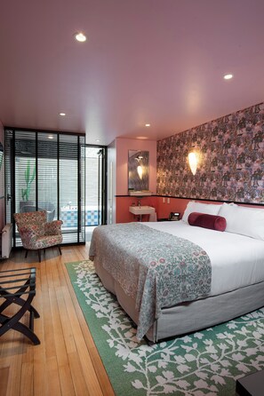 Design Room, Jetted Tub | Premium bedding, down comforters, pillowtop beds, minibar - Aubrey Hotel Boutique (Santiago)