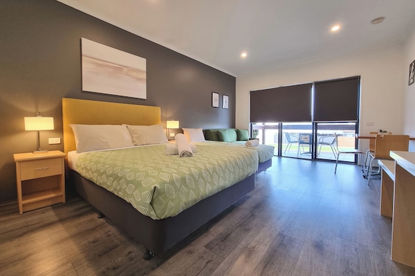 Deluxe Twin Room with Balcony