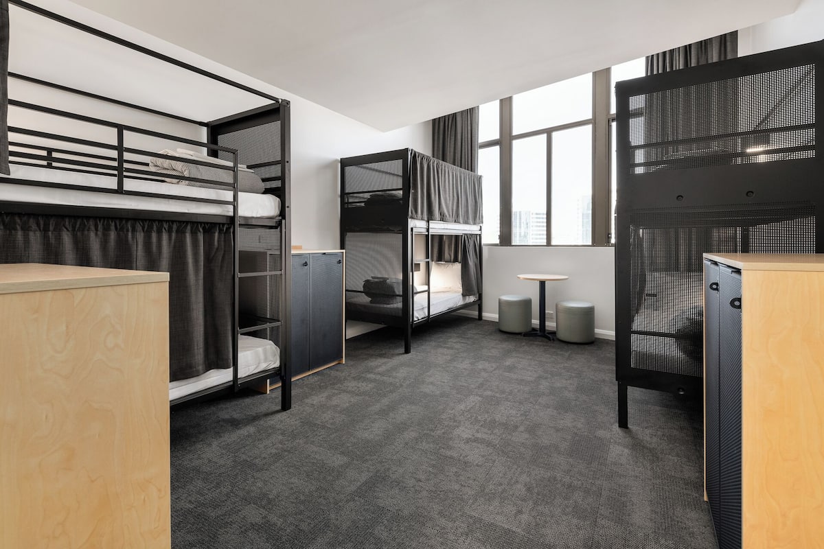 Blackout drapes, free WiFi, bed sheets