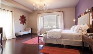 Down duvets, in-room safe, individually decorated, desk - Hotel Huacalera (Huacalera)